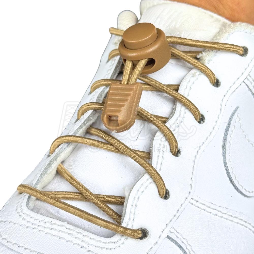 Elastische veters zonder strikken rond 3mm lock sluiting khaki geregen in witte Nike Air Force 1