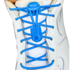 Elastische veters zonder strikken rond 3mm lock sluiting lichtblauw met stretch uitgerekt