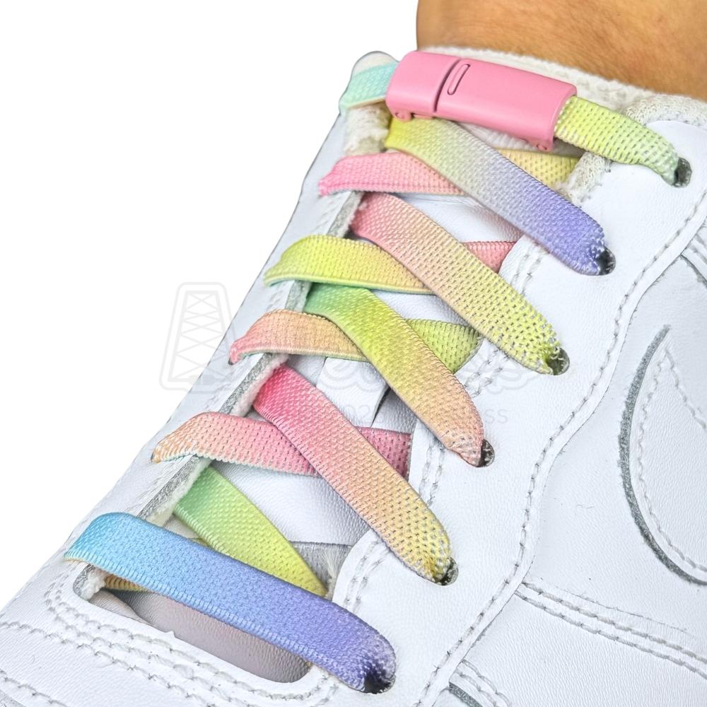 Elastische veters zonder strikken tie-dye 9mm magnetische sluiting snoepkleur geregen in witte Nike Air Force 1