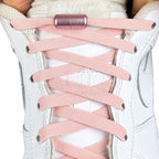 Elastische veters zonder strikken vintage 8mm capsule sluiting roze met stretch uitgerekt