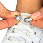 Elastische veters zonder strikken vintage 8mm capsule sluiting wit detailfoto van hoe de sluiting werkt