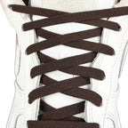 Elastische veters zonder strikken vintage 8mm onzichtbare clipjes donkerbruin met stretch uitgerekt