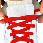 Elastische veters zonder strikken vintage 8mm onzichtbare clipjes rood detailfoto van hoe de sluiting werkt