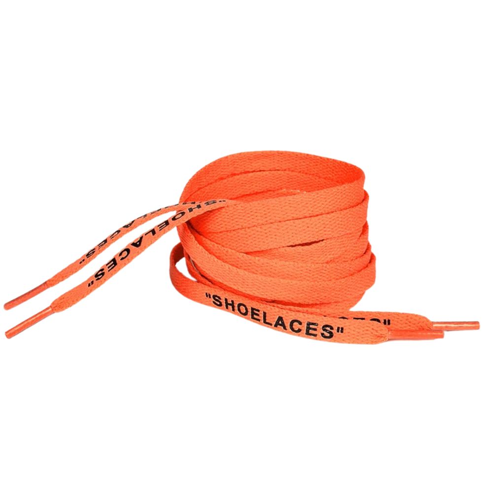 Platte Off-White Shoelaces oranje met zwarte letters opgerold