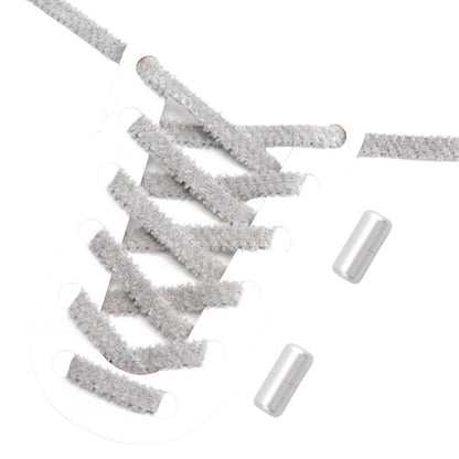 Lichtgrijze fluffy platte elastische veters met draaicapsule sluiting voor een moderne en eenvoudige look zonder veterstrikken