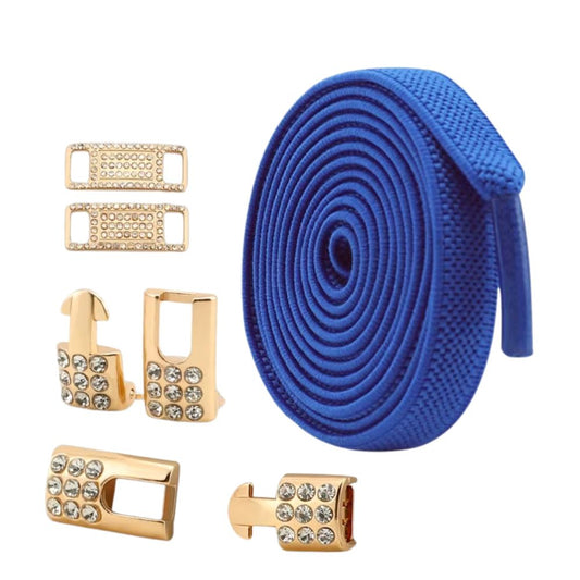 Blauwe platte elastische veters van 9 mm met gouden charm en strass haak als sluiting, voor een opvallend en modieus accent